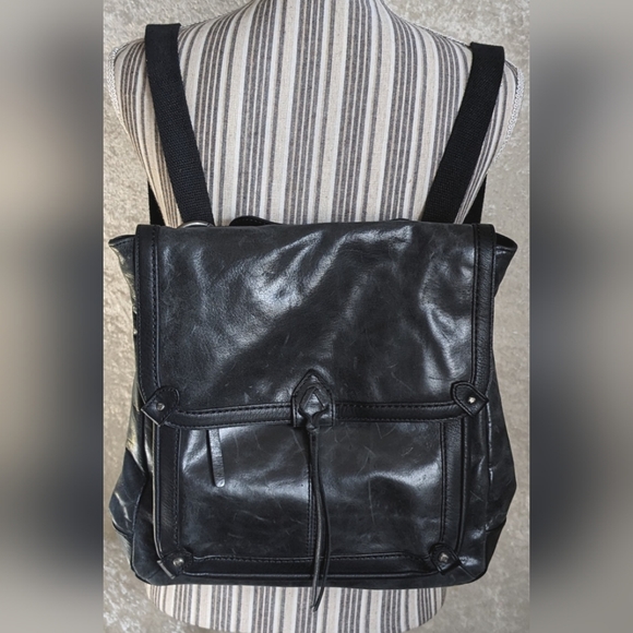 The Sak Handbags - The Sak Ventura Convertible Backpack in Black Leather OS